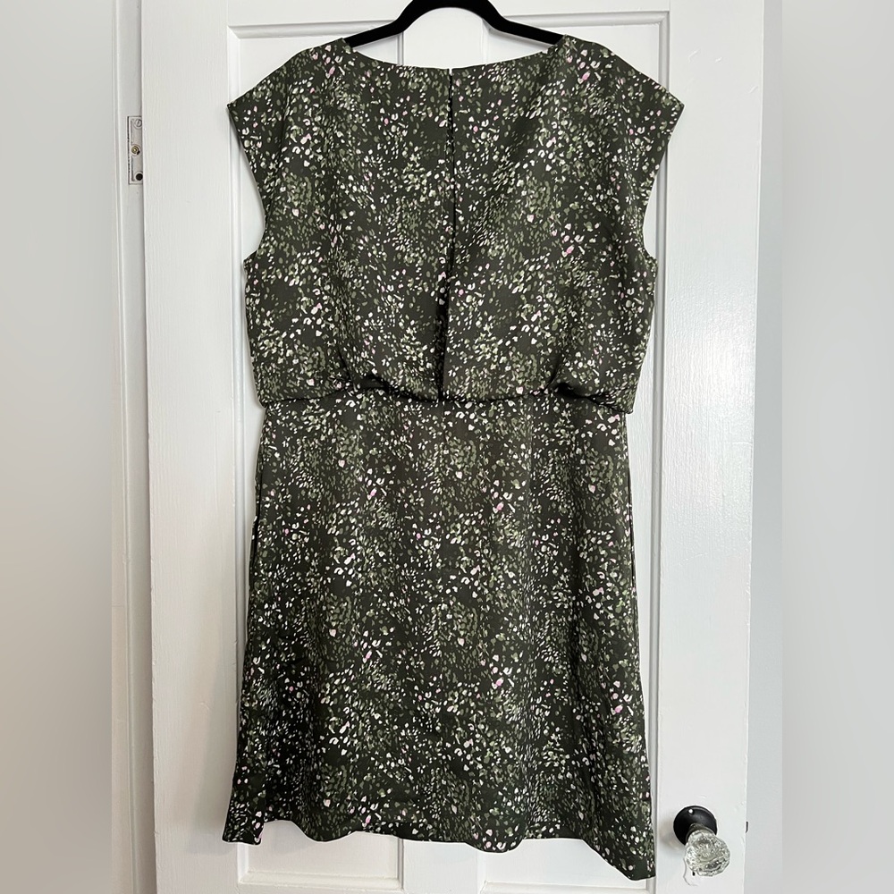 Banana Republic Olive Floral Mini Dress Size 14 - Picture 3 of 11